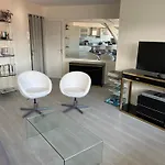 La Rhune Apartment *